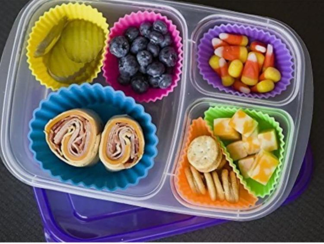 12 Silicone Cake Muffin Cupcake Liners - Baking Cups & Chocolate Cookie Molds Colorful Baked Set Tin